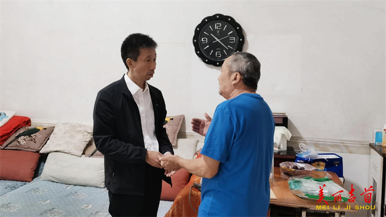 周立志走访慰问困难党员